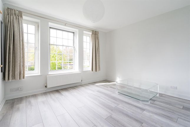 Flat to rent in Belsize Park, London