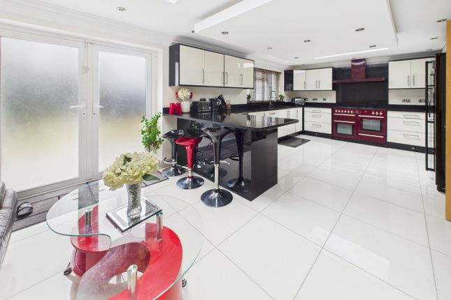 4-bed house on 10, Hinksey Close, Berkshire, £795,000