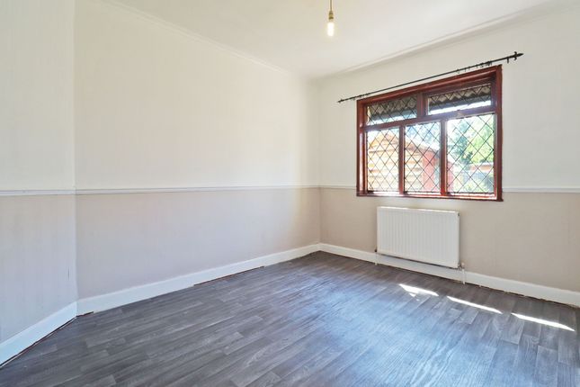 88 Eastern Avenue, Southend-On-Sea photo 5