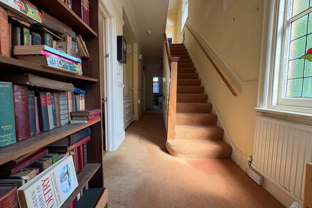 23 St. Georges Park Avenue, Westcliff-On-Sea photo 3