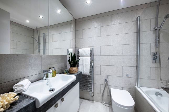 Flat 8, 9 Holbein Place, Sloane Square photo 2