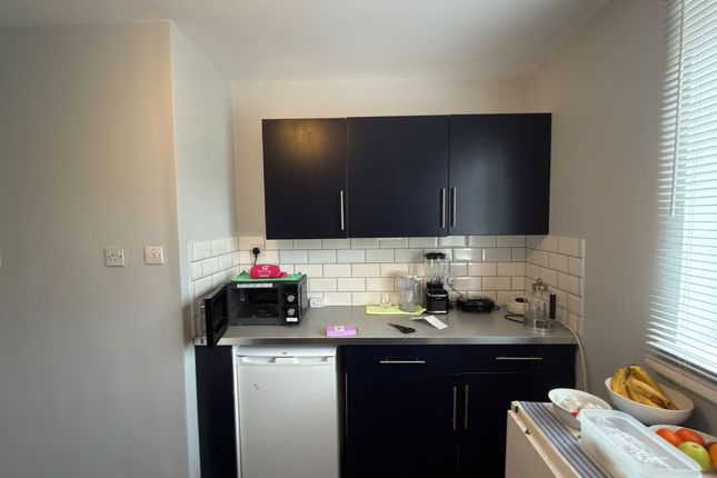 284, Wood Vale, London photo 3