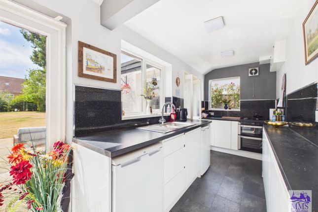 11, King Arthurs Drive, Strood photo 3