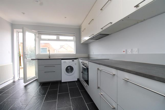 42, Campbell Drive, Peterborough photo 4