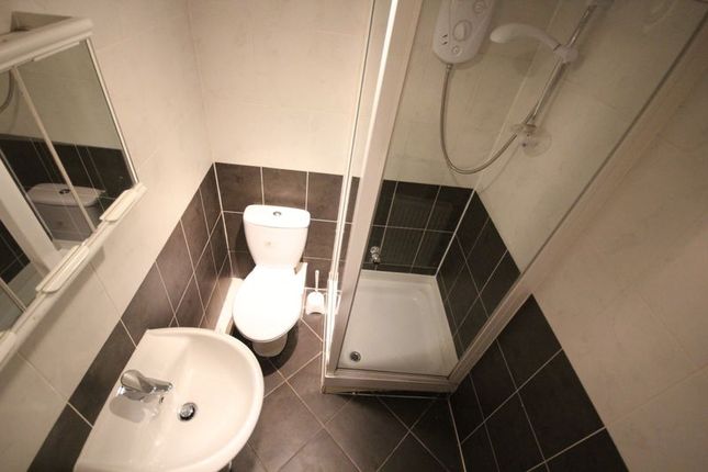 63 Beechwood View, LEEDS photo 4