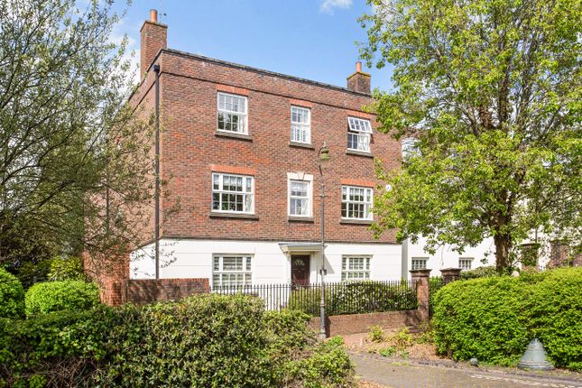 Flat for sale in 34 Worthing Road, Horsham