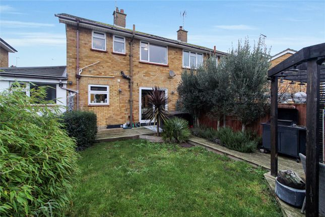 19, Chalfont Close, Essex photo 4