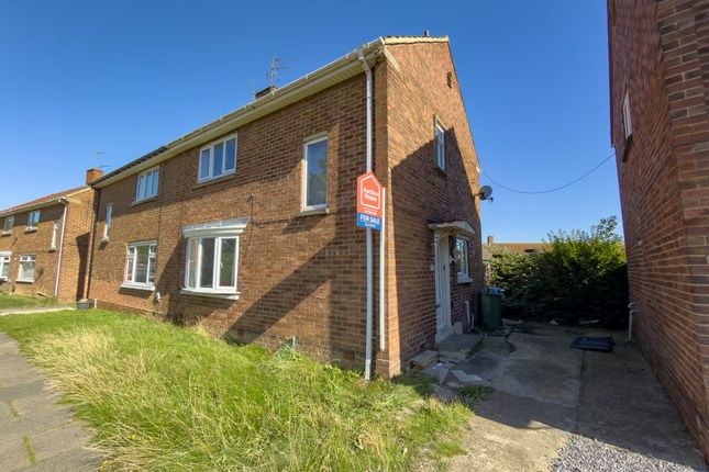 3-bed semi-detached on 17 Beverley Way, Peterlee, £72,000