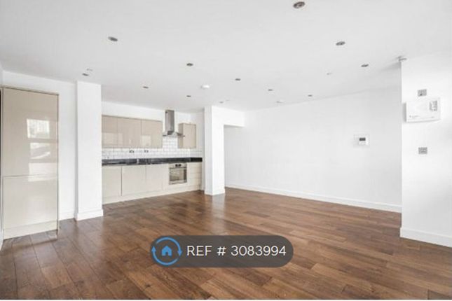 2-bed flat on Carmine Wharf Copenhagen Place, London, £2,200/mo