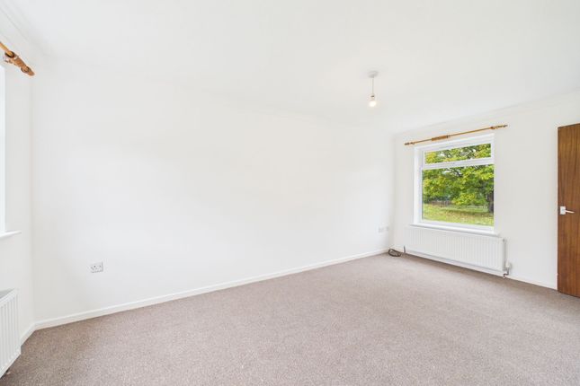 56 Harwood Avenue, Thetford photo 2