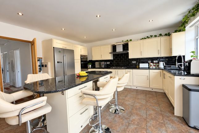 1 Medina Way, Swindon, Wiltshire photo 2