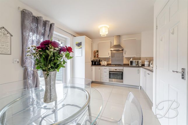 43, Mandalay Road, Mansfield photo 2