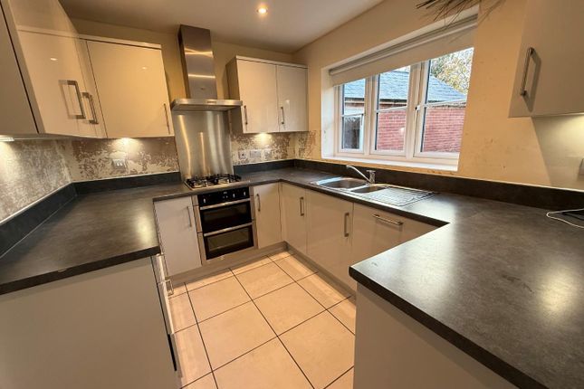 14, Violet Close, Northampton photo 3