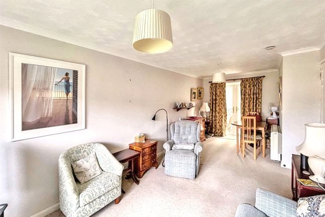 32, Fairfield Gardens, Devon photo 3