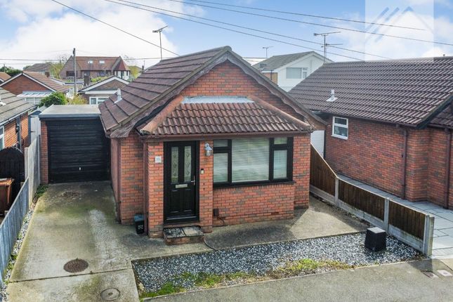 Thumbnail Bungalow for sale in Fairlop Avenue, Canvey Island