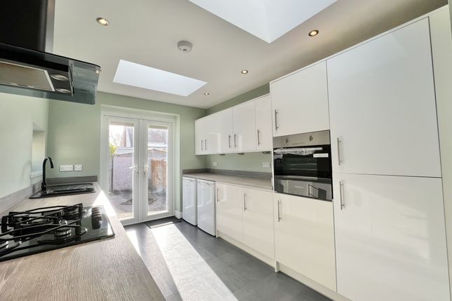 6, Winston Avenue, Cleveleys photo 2