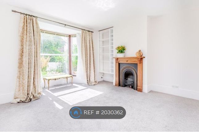 End terrace house to rent in Church Walk, Leatherhead