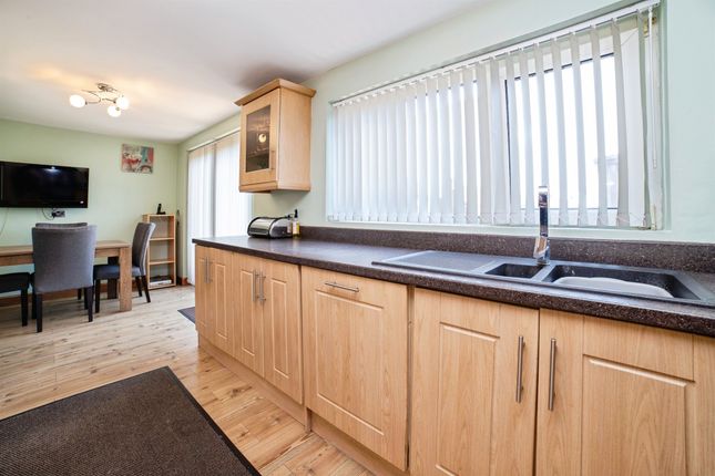 7, Eastfield Drive, ALFRETON photo 2