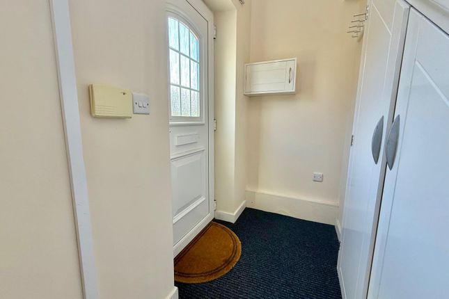 6, Town End Court, Bramley photo 2