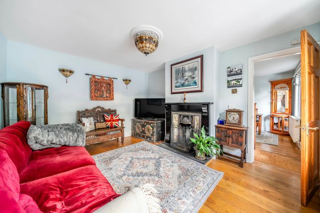 76, Thames Street, Surrey photo 3
