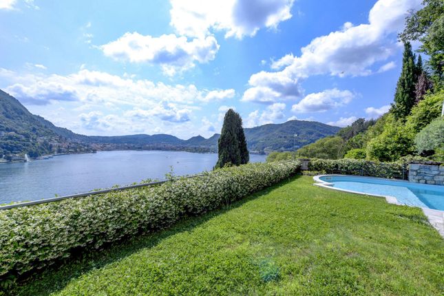 Villa for sale in Lake Como, Lombardy, Italy