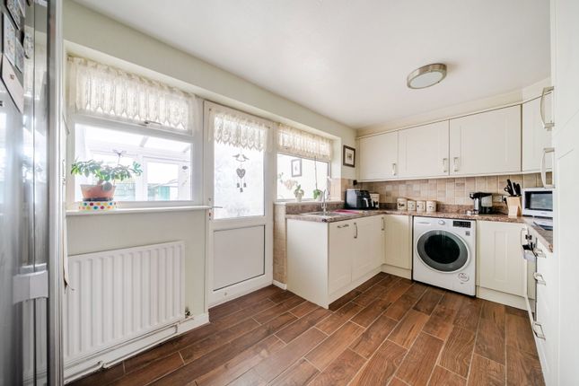 28, Lancar Close, York photo 4