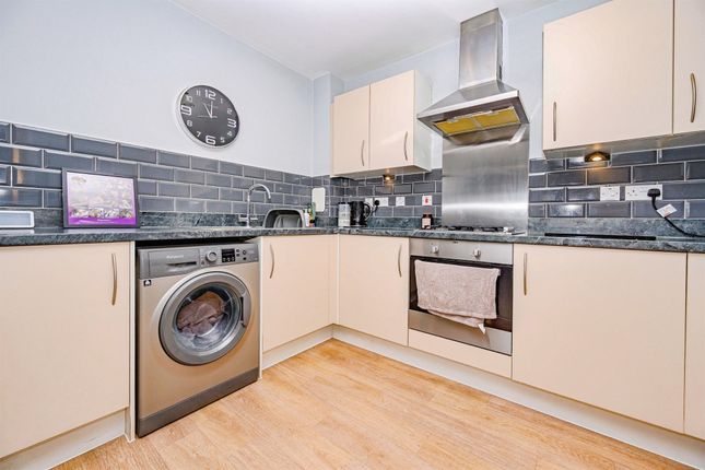 11, Basildon Court, Croxley Road, Hemel Hempstead photo 2