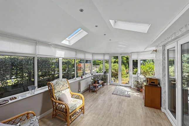 16, Poyntell Crescent, Chislehurst photo 3