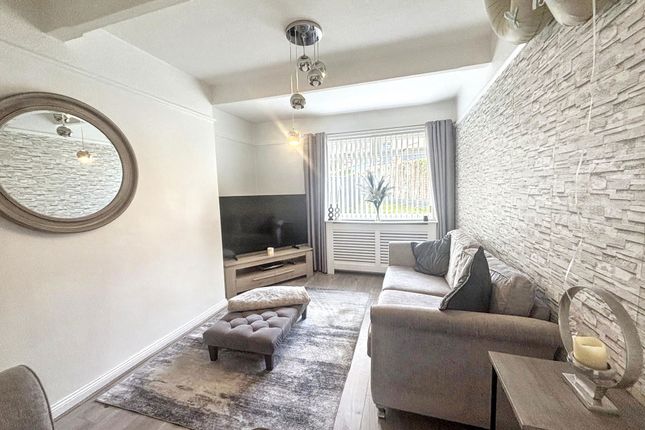 24, Benwell Grange Avenue, Newcastle upon Tyne photo 2