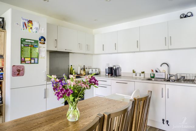 Flat for sale in Melrose Apartments, 2A Bell Barn Road, Park Central