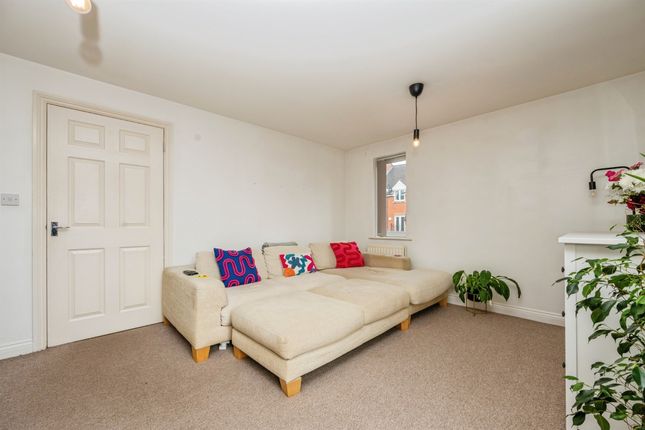 4, Michael Tippet Drive, Worcester photo 3