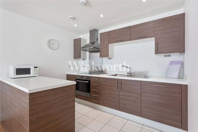 17, Merlin Heights, London photo 4