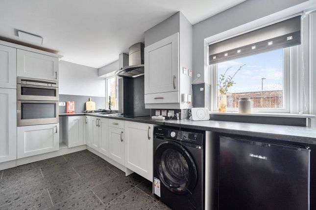 920, Falcon Court, Powys photo 3