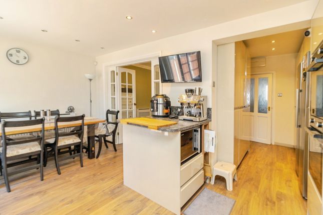 33, Chester Avenue, Bedfordshire photo 4