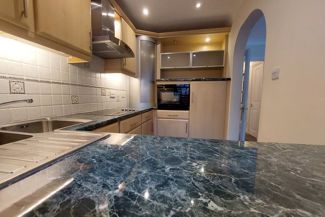 3, Pyrford Mews, Lymington photo 2