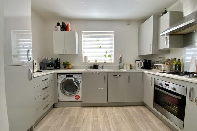 Flat 2, 17, Longhorn Drive, Milton Keynes photo 3