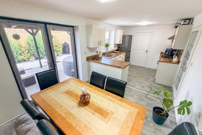 22, Yates Close, Corby photo 3
