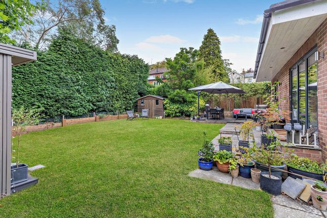 Garden End,, Twyford Lane, Farnham photo 4