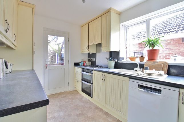 68, Martin Avenue, Fareham photo 2