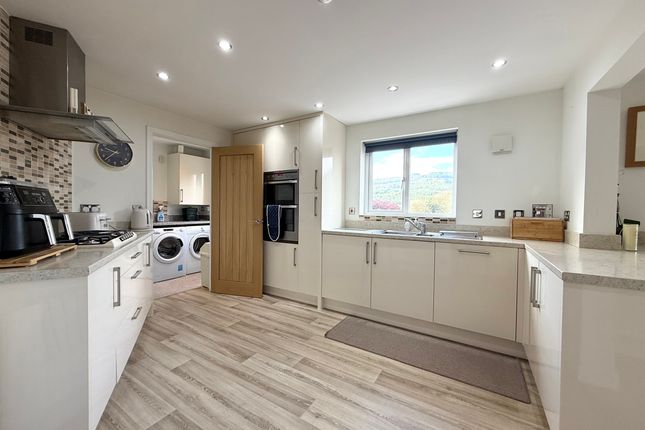 7 Llys Y Coed, Aberdare photo 5