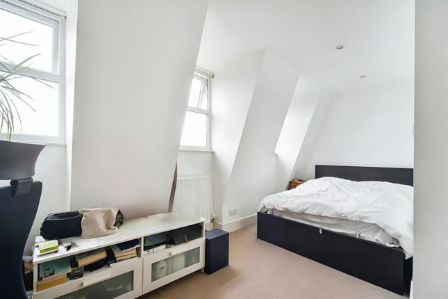Flat for sale in Stanton Road, London