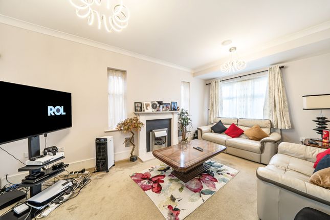 10, Fauna Close, Middlesex photo 3