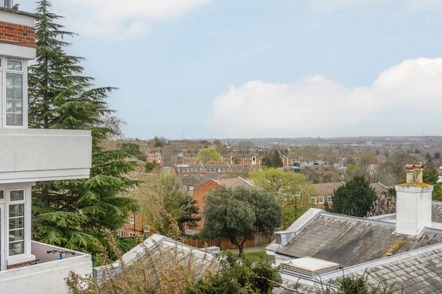 Flat 20, Hill Court, 104, Wimbledon Hill Road, Wimbledon photo 3