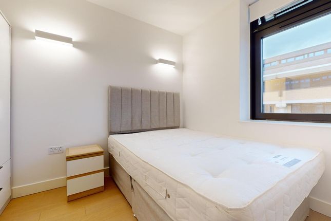 New Horizons Court, Brentford photo 3