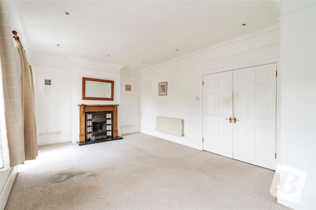 11, Byron Mansions, Upminster photo 2