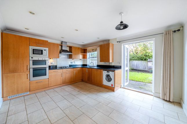 6, Sterling Place, Weybridge photo 3