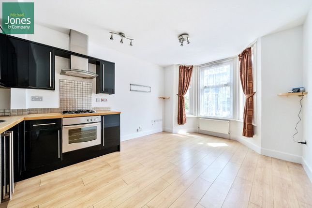 Flat to rent in Lyndhurst Road, Worthing, West Sussex