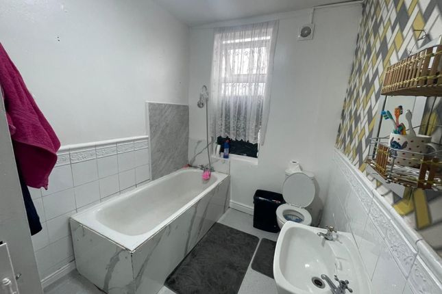 14 Darfield Crescent, Leeds photo 5
