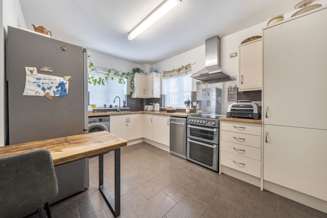 3, Rhodes Avenue, Bishop's Stortford photo 4