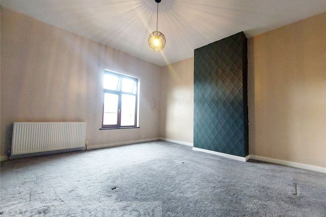 Terraced house to rent in Queens Road, Ashton-Under-Lyne, Greater Manchester